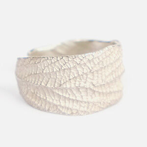 Ring Brogovita, delicate